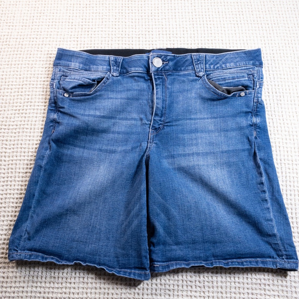 Democracy Ab solution Medium Wash Denim Shorts Womens 16 Blue Stretch Bermuda